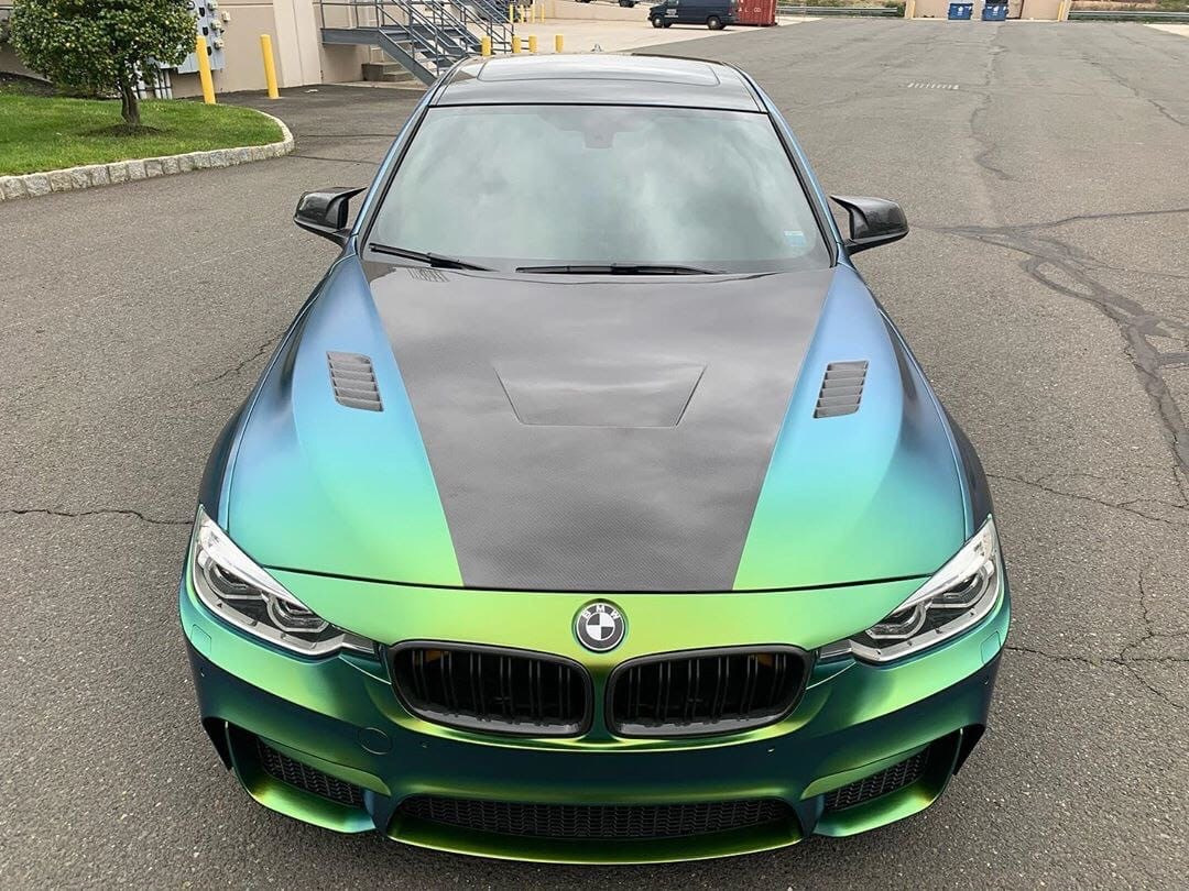 Оклейка пленкой BMW цвет color Drift matte RD06 Golden Blue Viridian