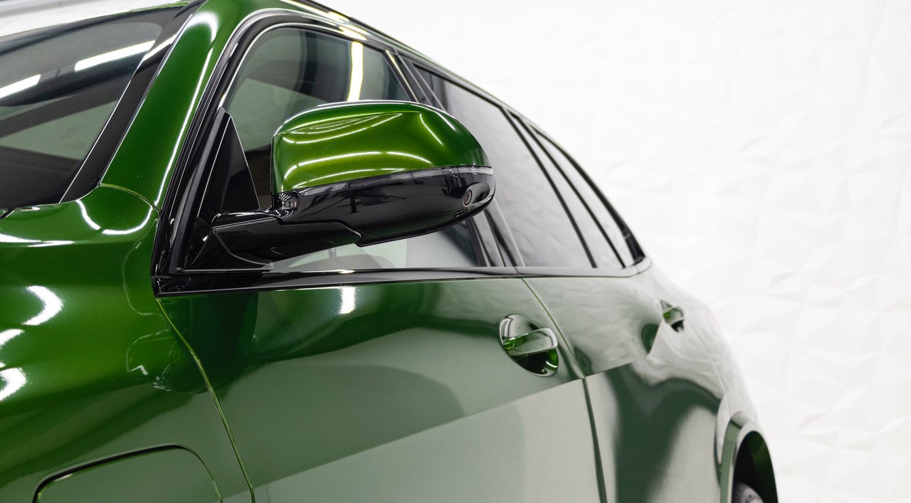 Оклейка пленкой CC+ 4151 Verdoro Green