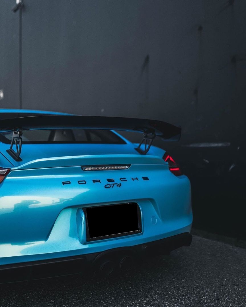 Оклейка пленкой Porsche цвет candy metallic RB09 Caribbean blue