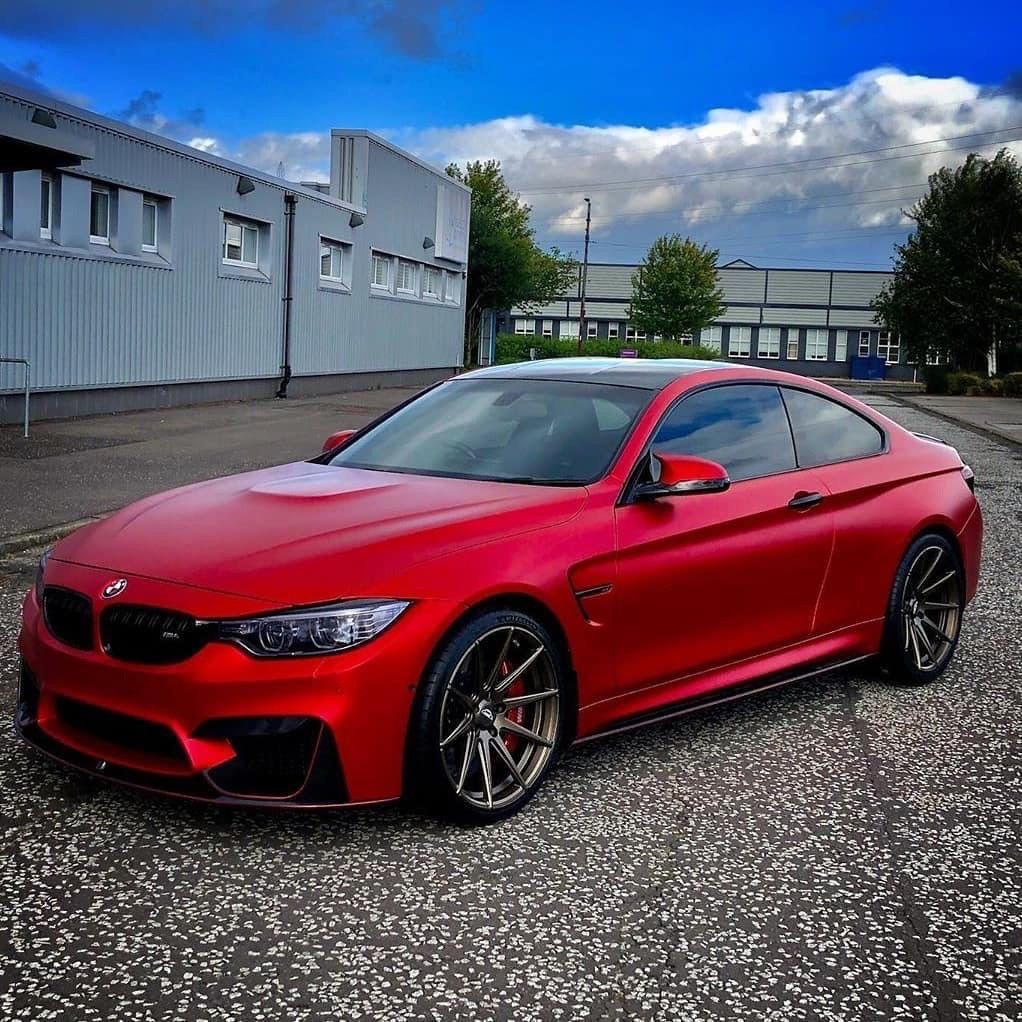 Оклейка пленкой BMW цвет matte satin VCH401S Crimson red