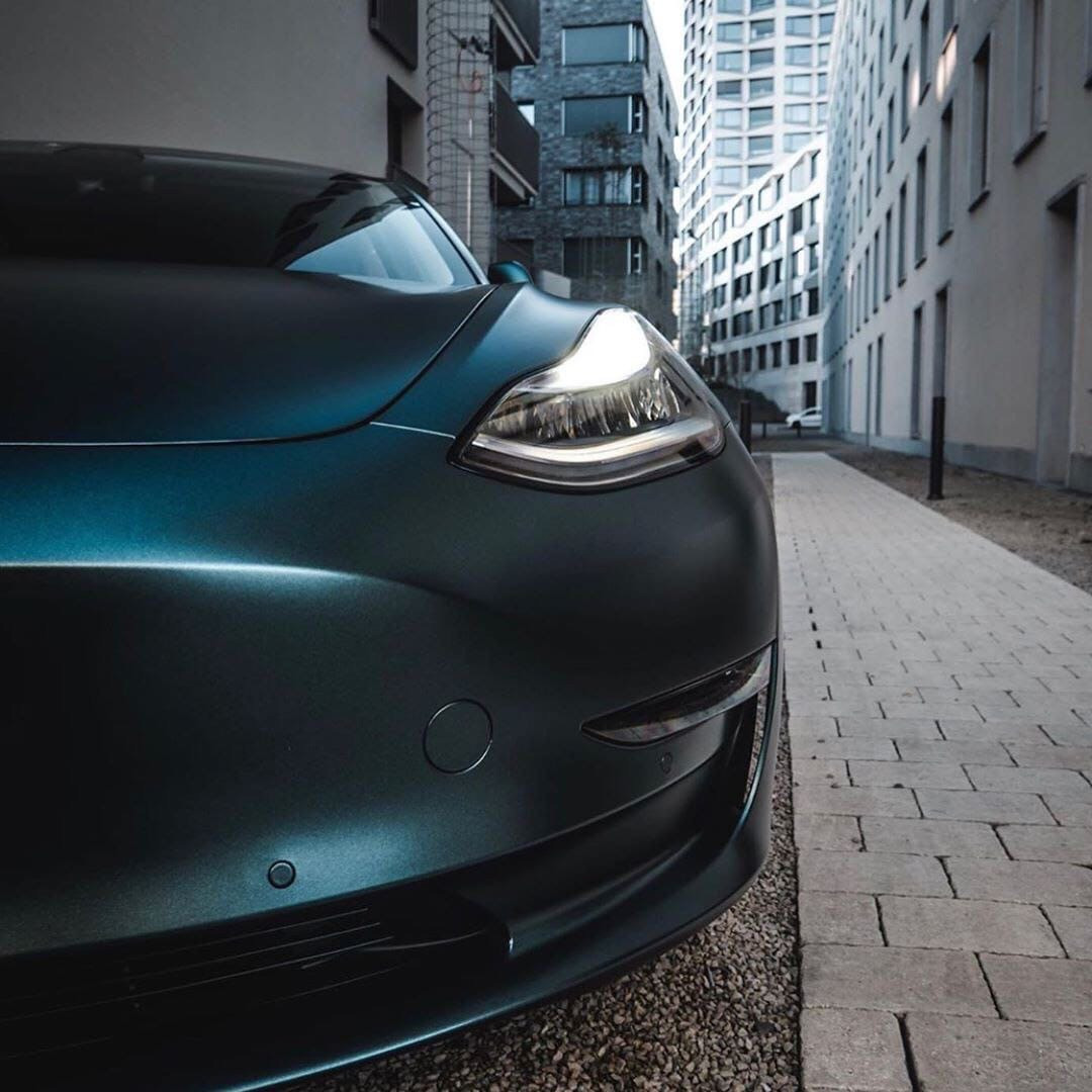Оклейка пленкой Teska цвет matte metallic-ECH19 Forest green