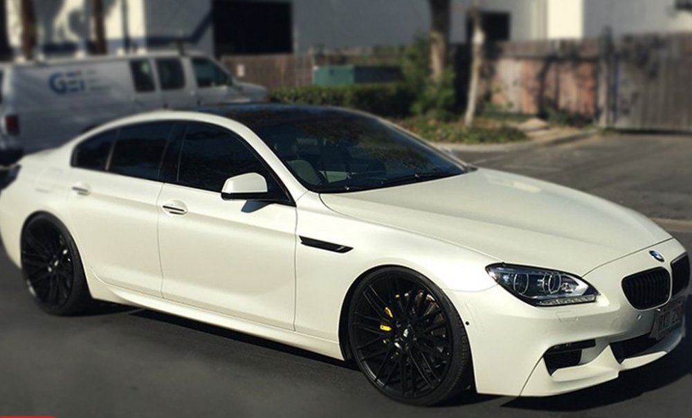 Оклейка пленкой 3M 2080-SР10 (Satin Pearl White)