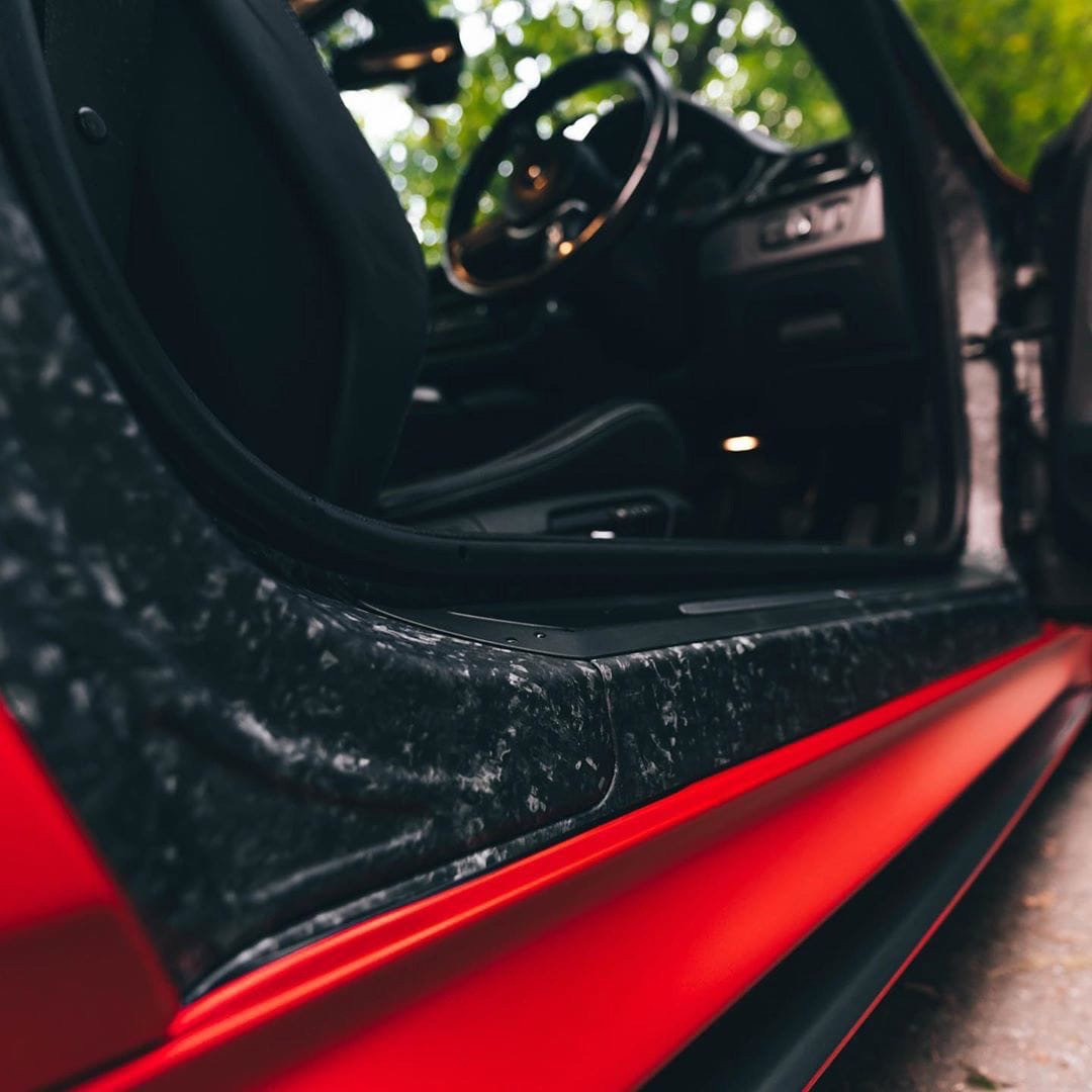 Оклейка пленкой BMW цвет matte satin VCH401S Crimson red