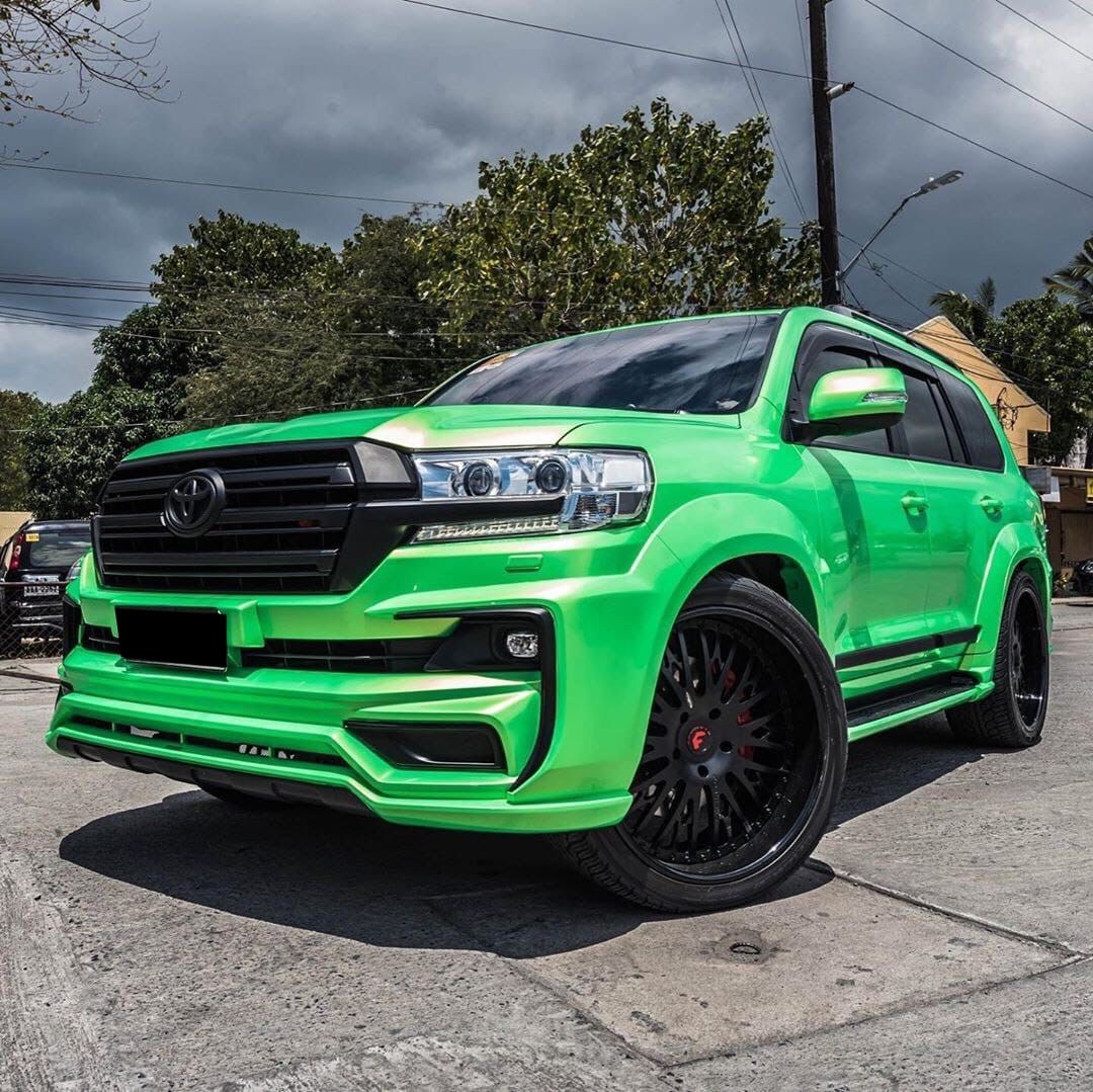 Оклейка пленкой Toyota цвет candy metallic RB22 Kelly green