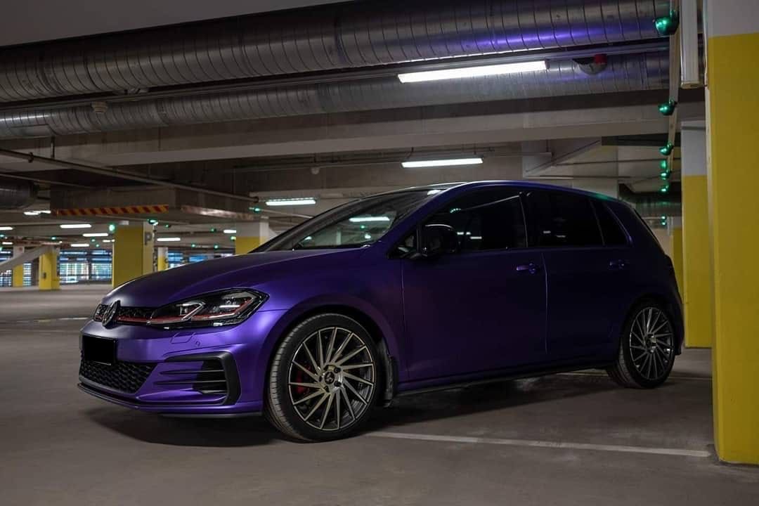Оклейка пленкой Volkswagen цвет matte chrome VCH303 Violet