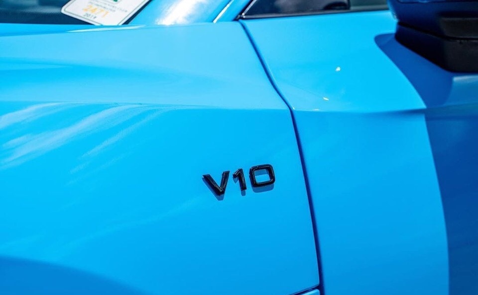 Оклейка пленкой Audi цвет candy metallic RB09 Caribbean Blue