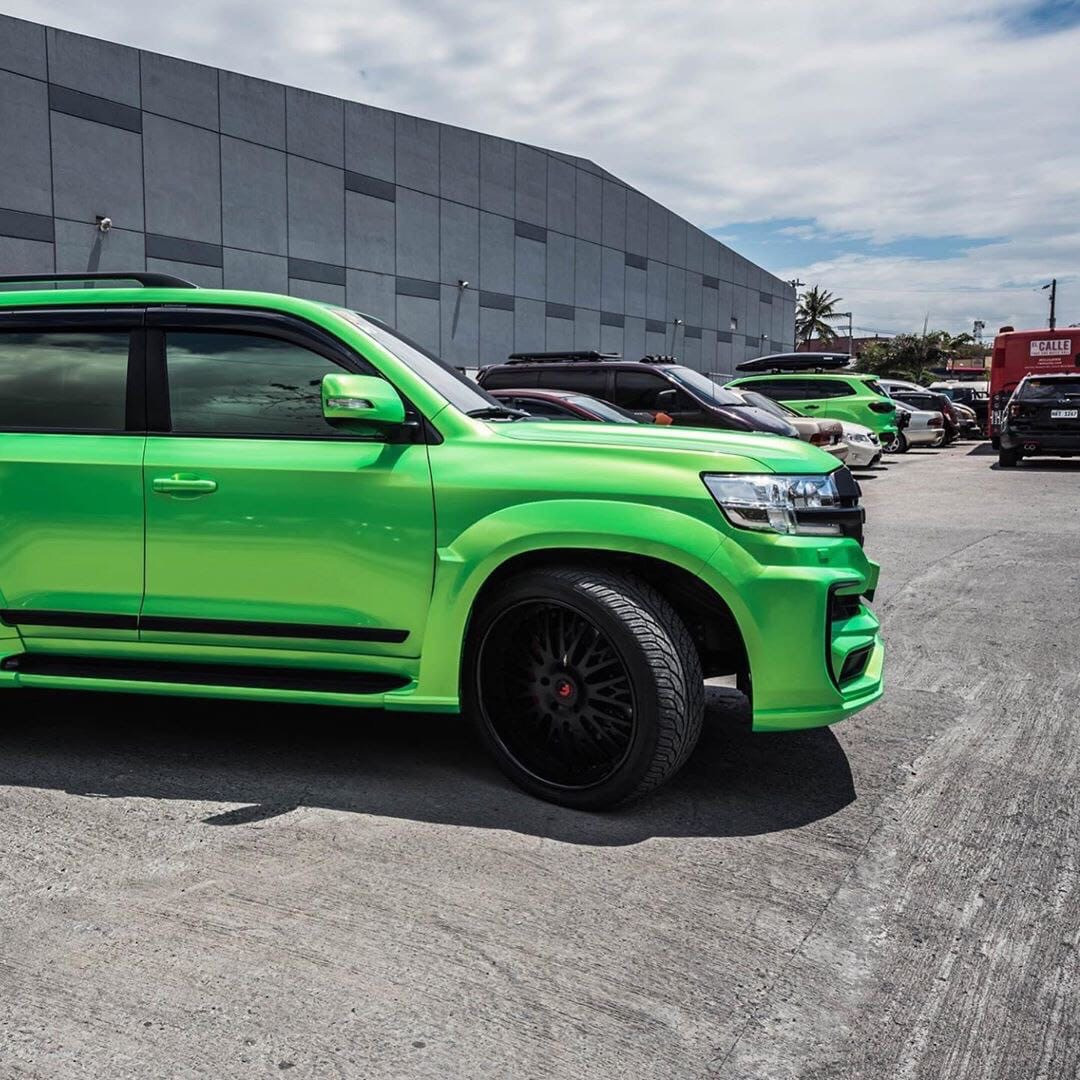 Оклейка пленкой Toyota цвет candy metallic RB22 Kelly green