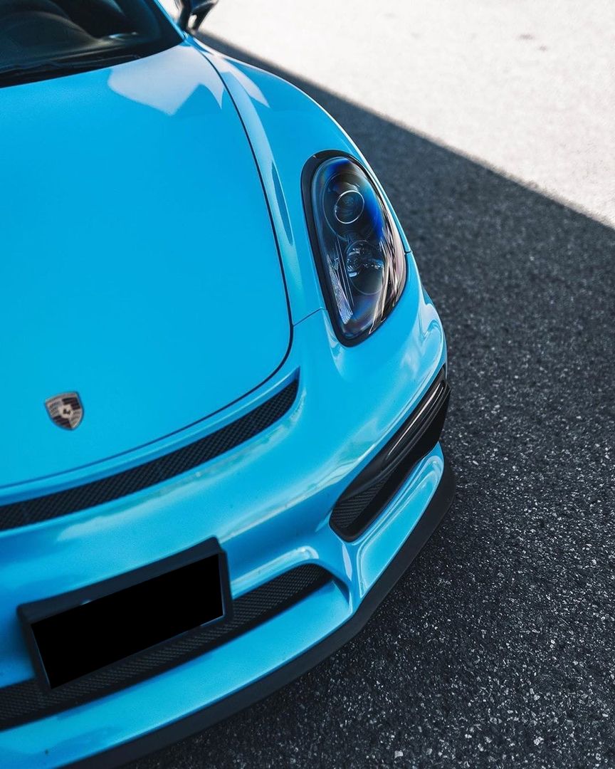 Оклейка пленкой Porsche цвет candy metallic RB09 Caribbean blue