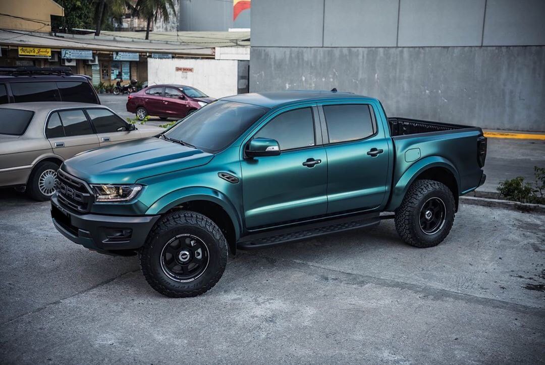 Оклейка пленкой Ford цвет matte metallic ECH19 Forest green