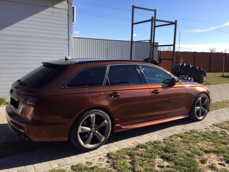 Оклейка пленкой Audi цвет candy metallic RB10 Amber brown