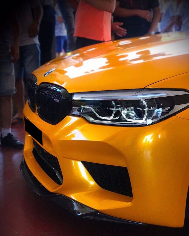 Оклейка пленкой BMW цвет candy metallic RB25 Yellow Gold
