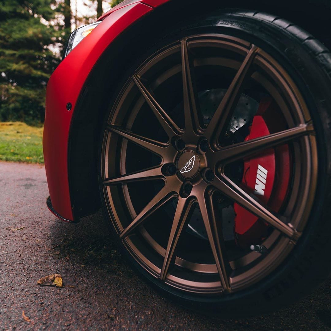 Оклейка пленкой BMW цвет matte satin VCH401S Crimson red