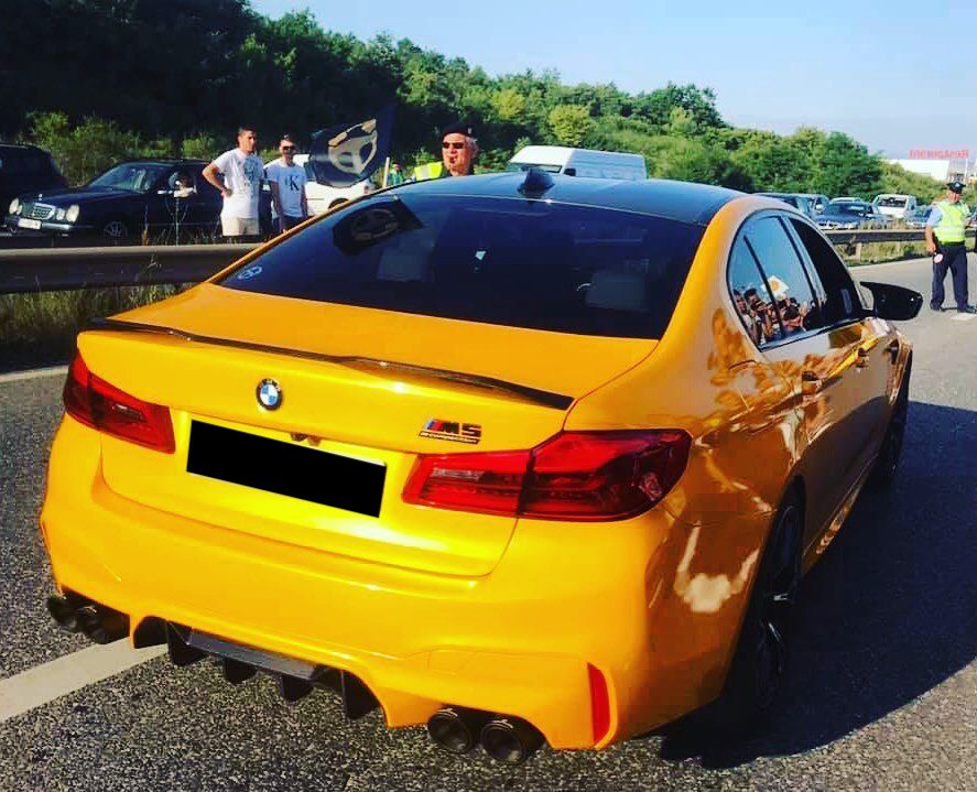 Оклейка пленкой BMW цвет candy metallic RB25 Yellow Gold