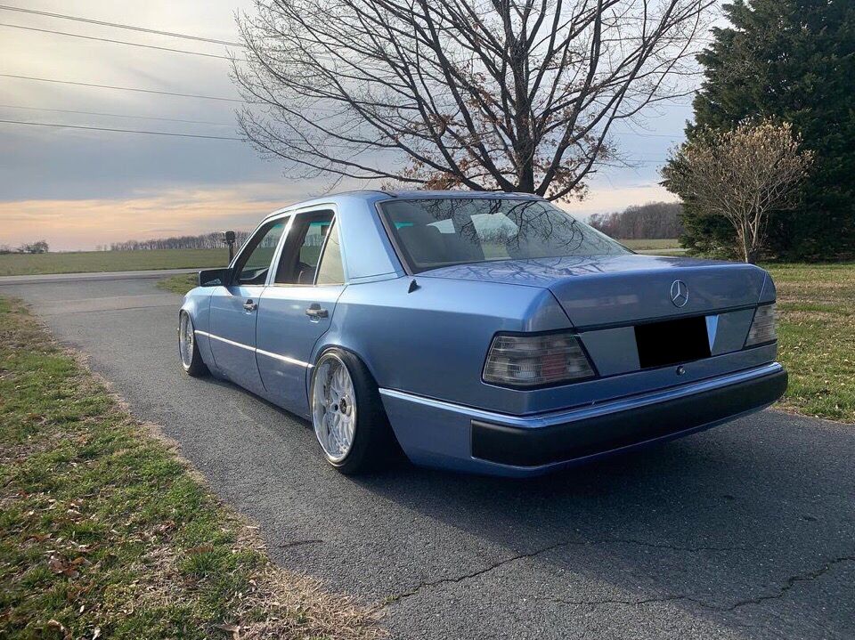 Оклейка пленкой Mercedes цвет candy metallic RB15 Columbia Blue
