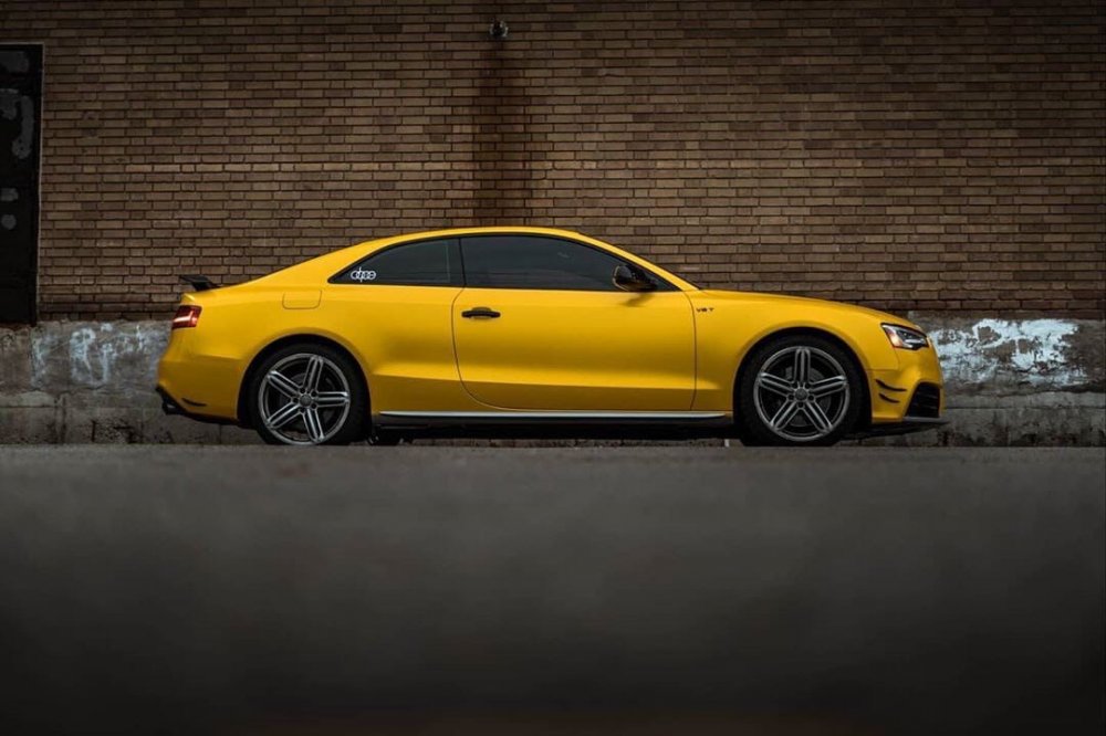Оклейка пленкой Audi цвет matte metallic ECH16 Hornet