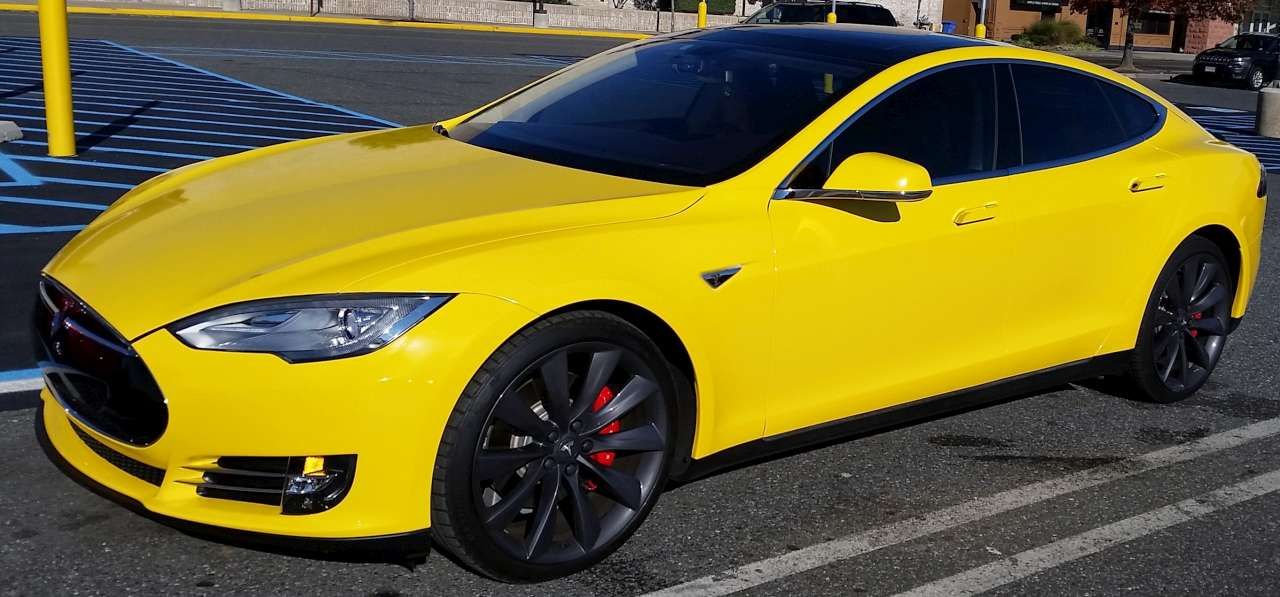 Оклейка пленкой 3M 2080-G55 (Gloss Lucid Yellow)