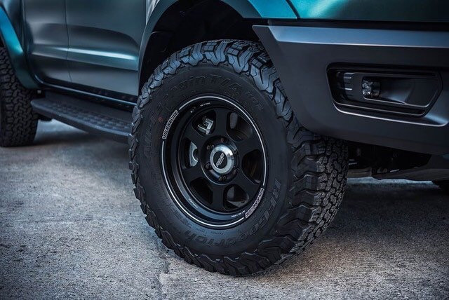 Оклейка пленкой Ford цвет matte metallic ECH19 Forest green